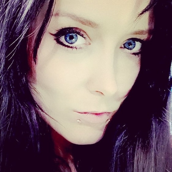 Meet your Posher, Rebecca - Picture 4 of 7